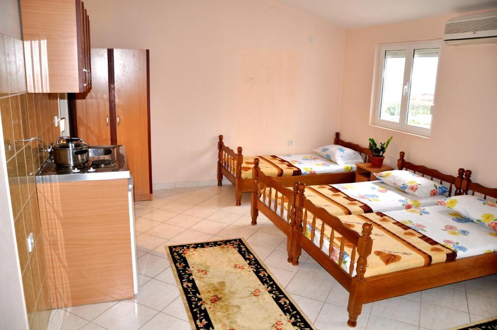 Apartments Perezaj Ülgün Dış mekan fotoğraf
