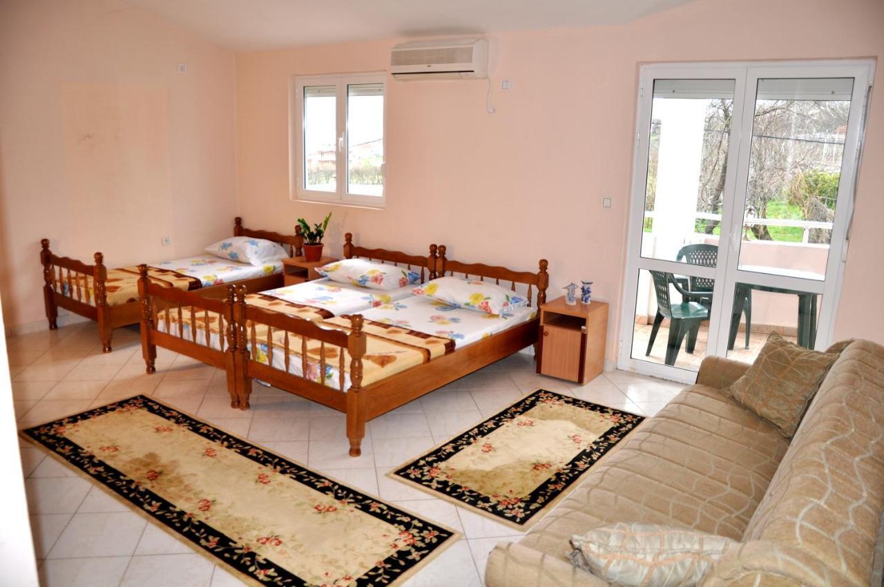 Apartments Perezaj Ülgün Dış mekan fotoğraf